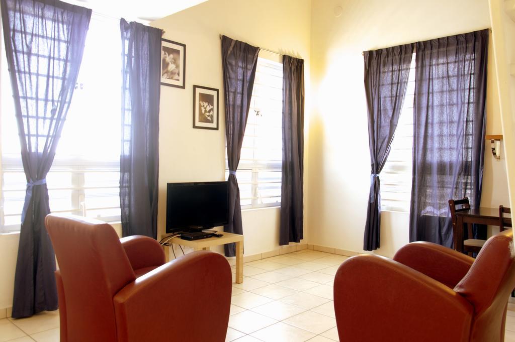 Orange Rembrandt Studio Apartments Виллемстад Экстерьер фото
