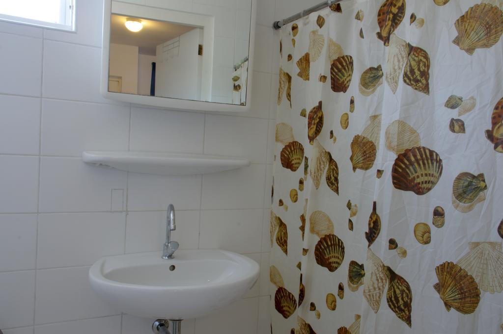 Orange Rembrandt Studio Apartments Виллемстад Экстерьер фото
