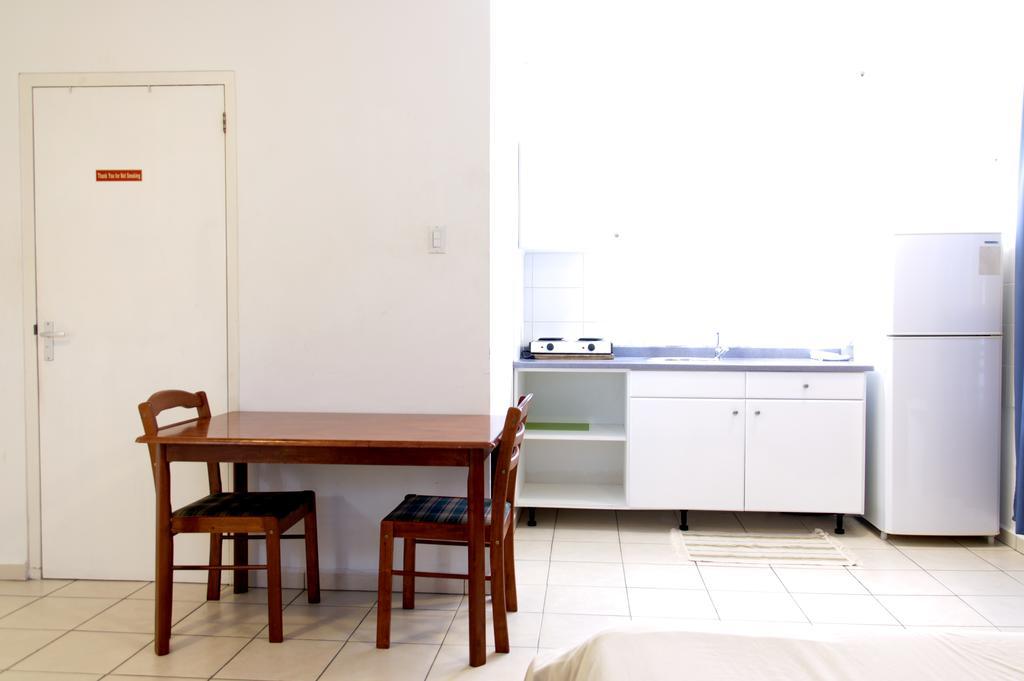 Orange Rembrandt Studio Apartments Виллемстад Экстерьер фото